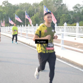 Runner Photo 6833762