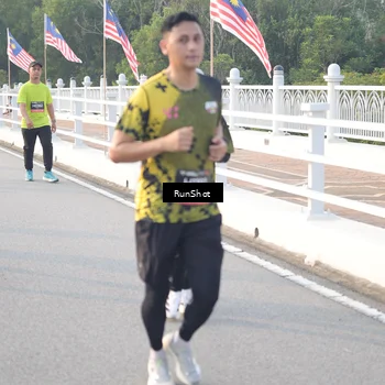 Runner Photo 6833764