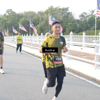 Runner Photo 6833767