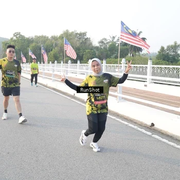 Runner Photo 6833790