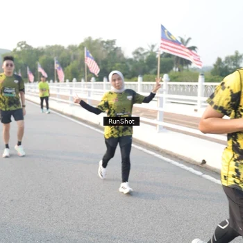 Runner Photo 6833795
