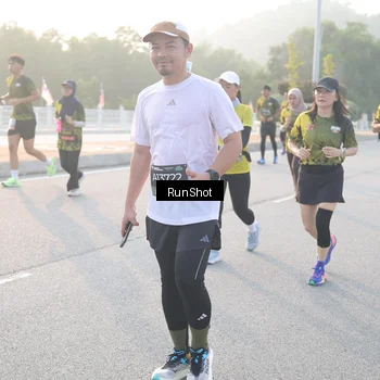 Runner Photo 6833870