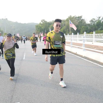 Runner Photo 6833872