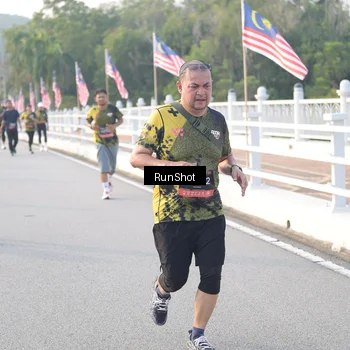 Runner Photo 6833898