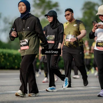 Runner Photo 6833914
