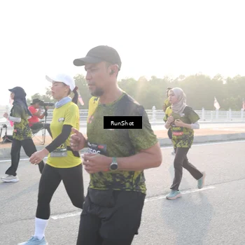 Runner Photo 6833918