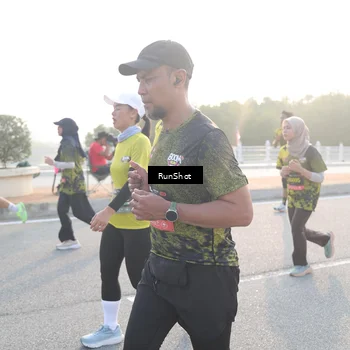 Runner Photo 6833921