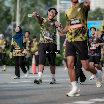 Runner Photo 6833934