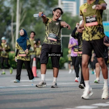 Runner Photo 6833944