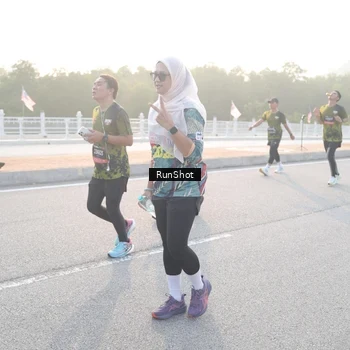 Runner Photo 6834015