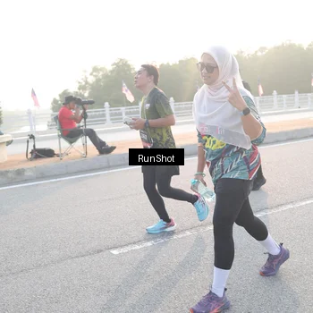 Runner Photo 6834018