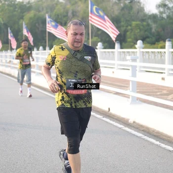 Runner Photo 6834025