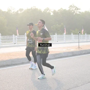 Runner Photo 6834030