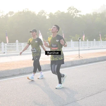 Runner Photo 6834031
