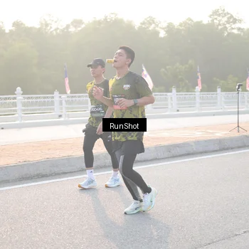 Runner Photo 6834041