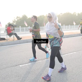 Runner Photo 6834049