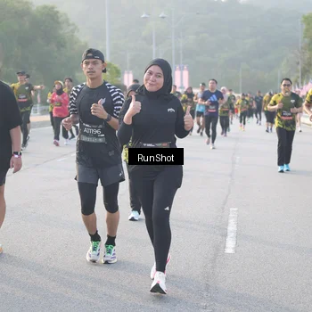Runner Photo 6834067