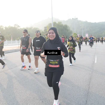 Runner Photo 6834091