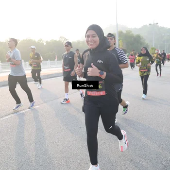 Runner Photo 6834100