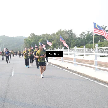 Runner Photo 6834102