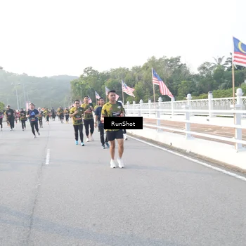 Runner Photo 6834106