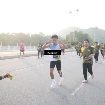 Runner Photo 6834115
