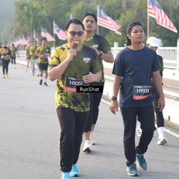 Runner Photo 6834132