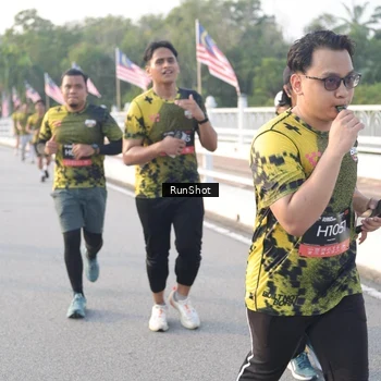 Runner Photo 6834140