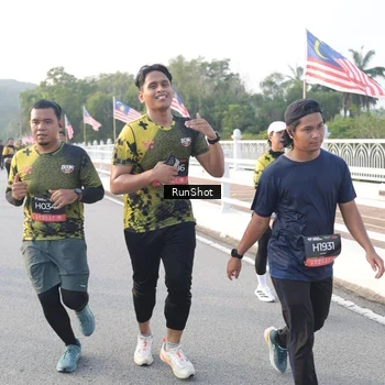 Runner Photo 6834152