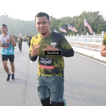 Runner Photo 6834158