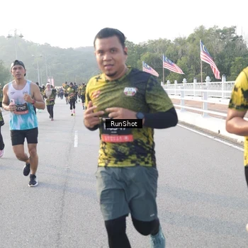 Runner Photo 6834160