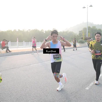 Runner Photo 6834174