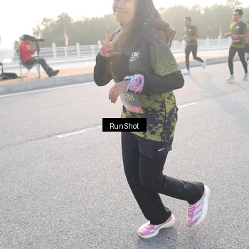 Runner Photo 6834212