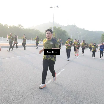 Runner Photo 6834258