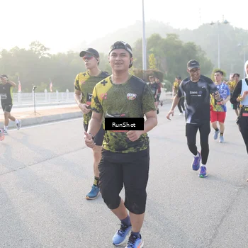 Runner Photo 6834307