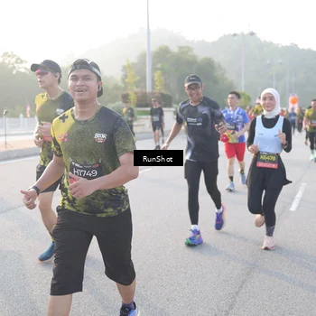Runner Photo 6834311
