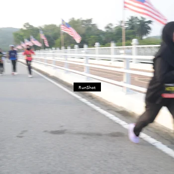 Runner Photo 6834312