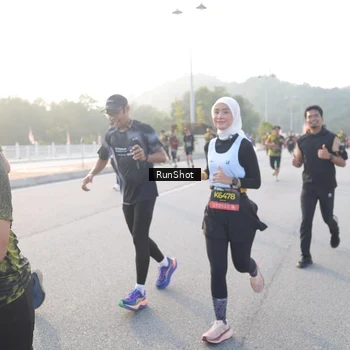 Runner Photo 6834328