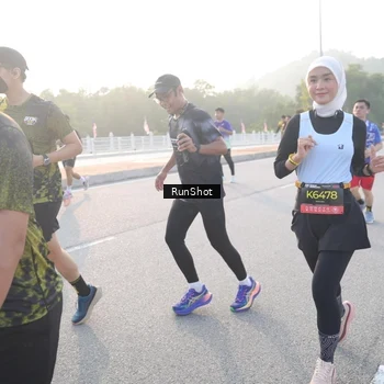 Runner Photo 6834331