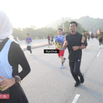 Runner Photo 6834338