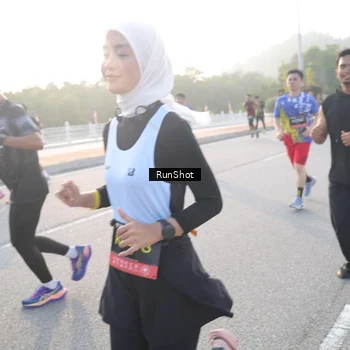 Runner Photo 6834341