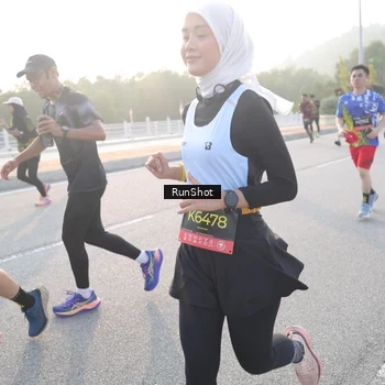 Runner Photo 6834343