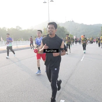 Runner Photo 6834347
