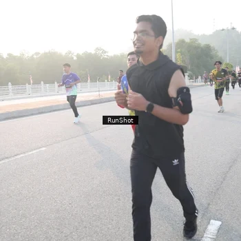 Runner Photo 6834350