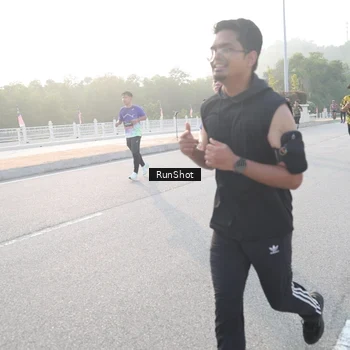 Runner Photo 6834353