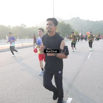 Runner Photo 6834354