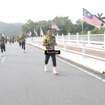 Runner Photo 6834359