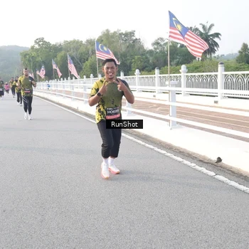 Runner Photo 6834360