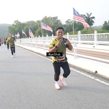 Runner Photo 6834363