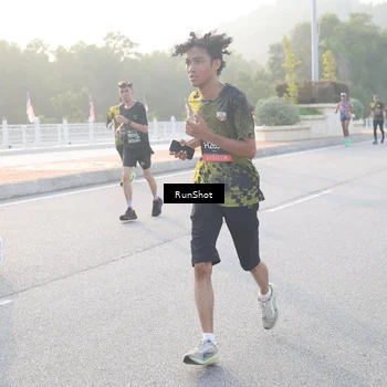 Runner Photo 6834384